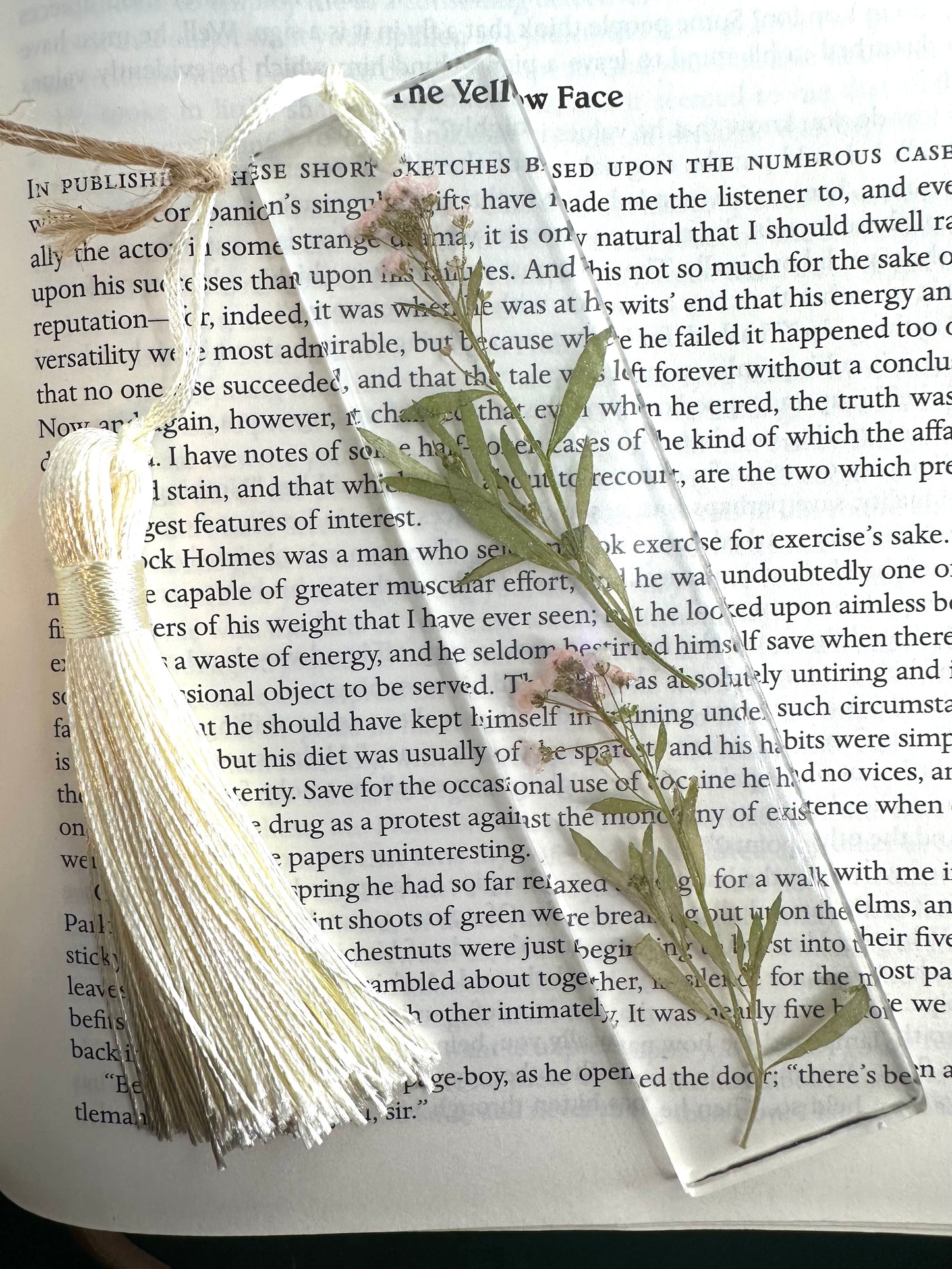 Handmade resin bookmarks with dried flowers