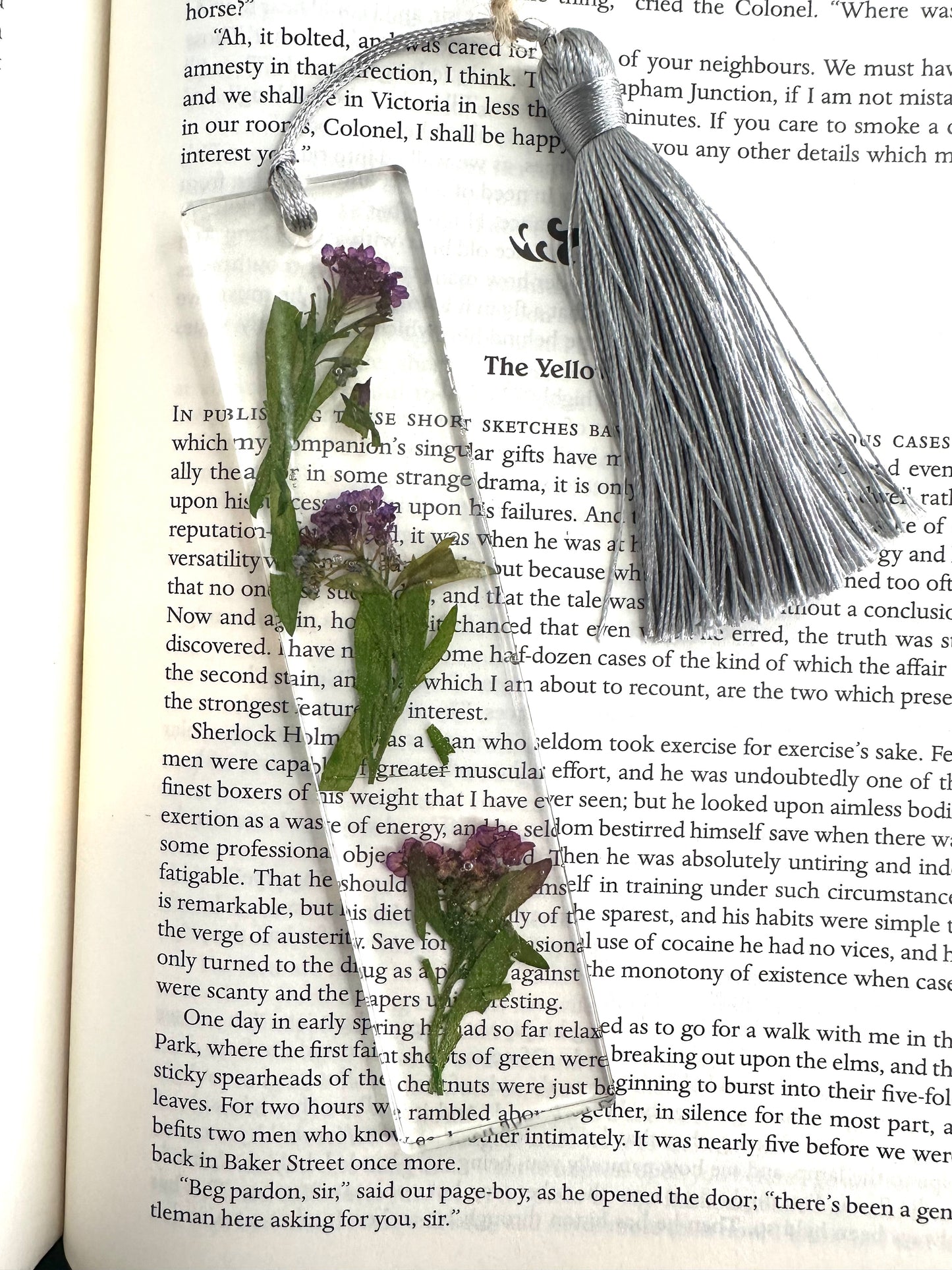 Handmade resin bookmarks with dried flowers
