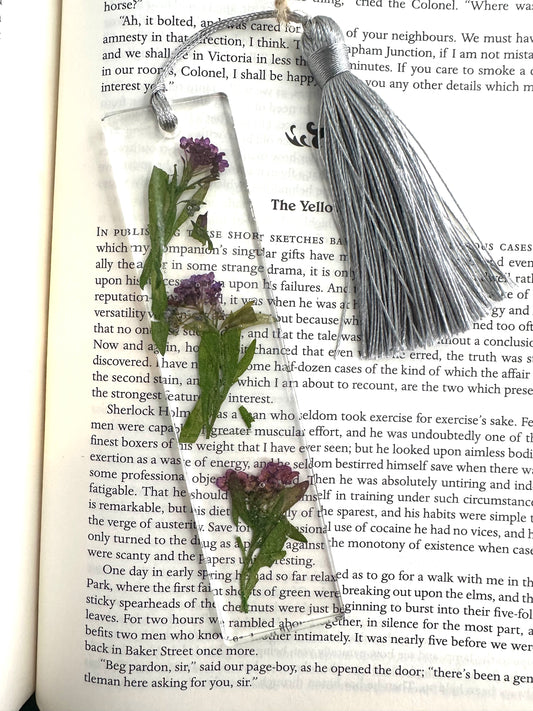 Handmade resin bookmarks with dried flowers