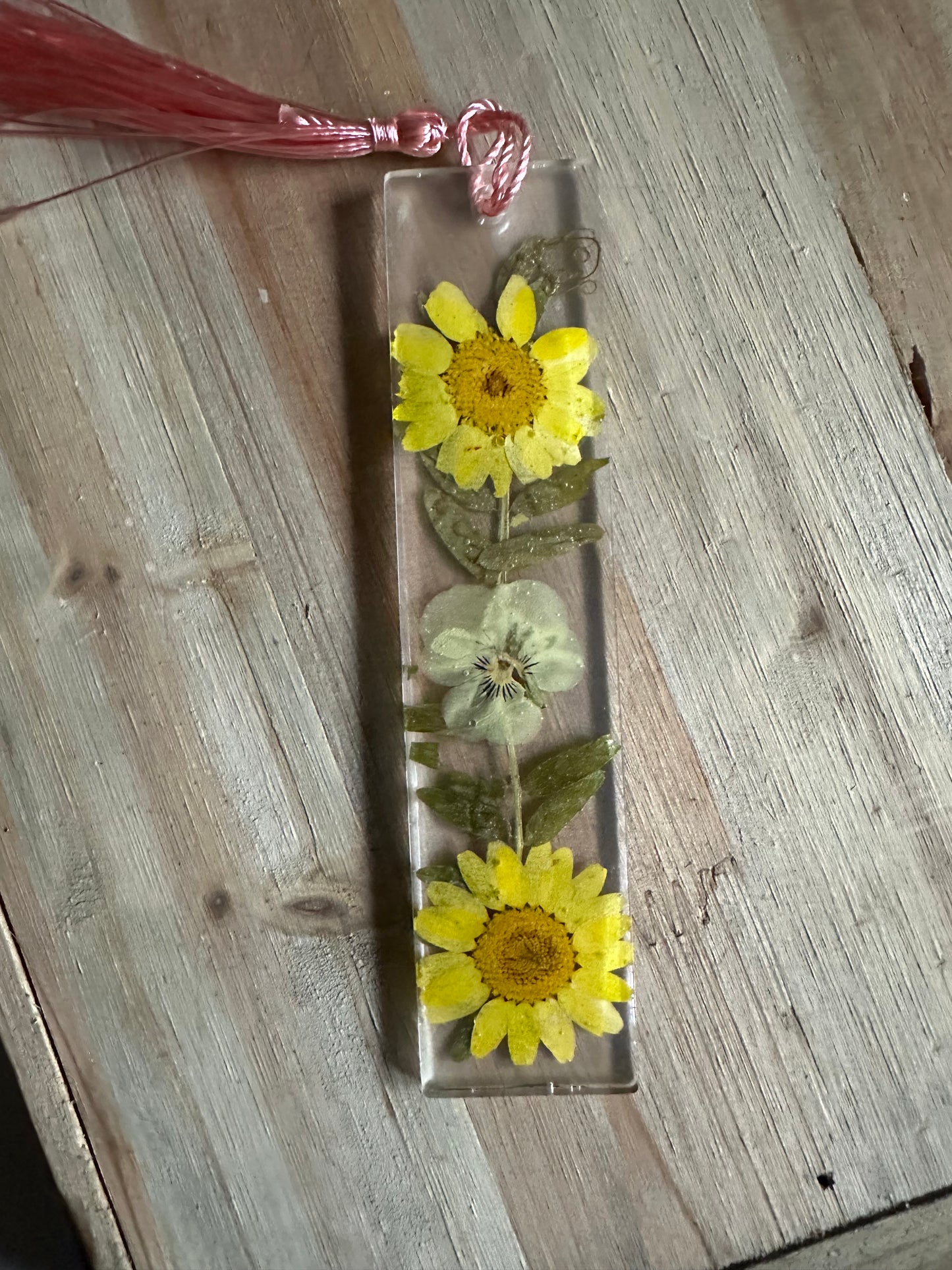 Handmade resin bookmarks with dried flowers