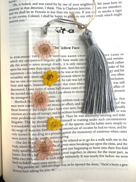 Handmade resin bookmarks with dried flowers