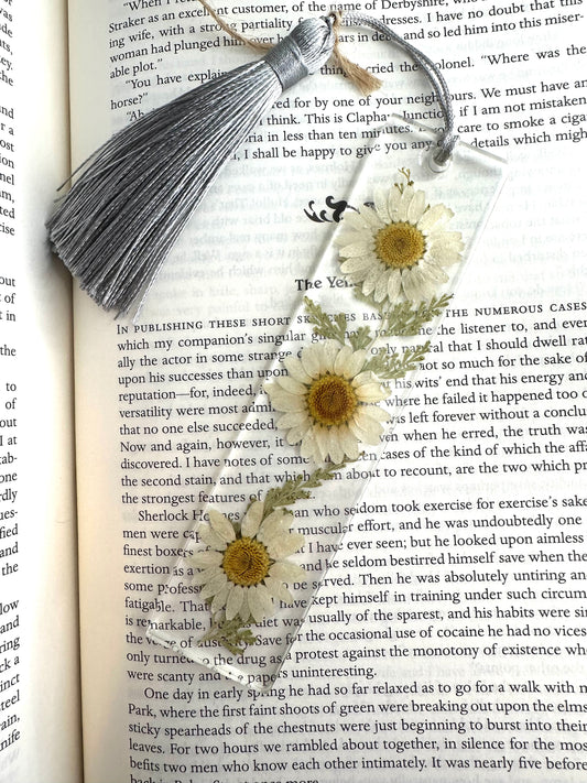 Handmade resin bookmarks with dried flowers