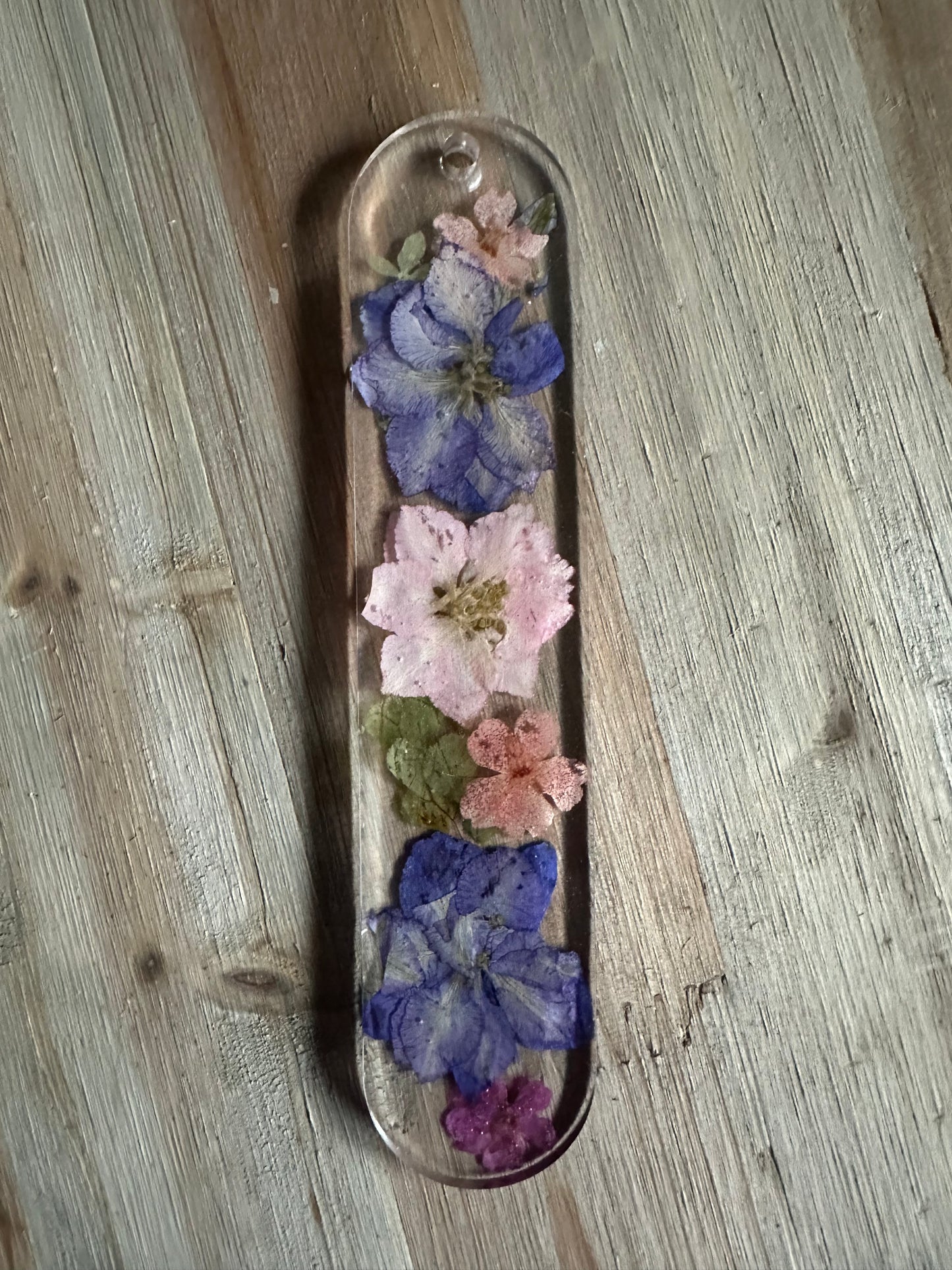 Handmade resin bookmarks with dried flowers