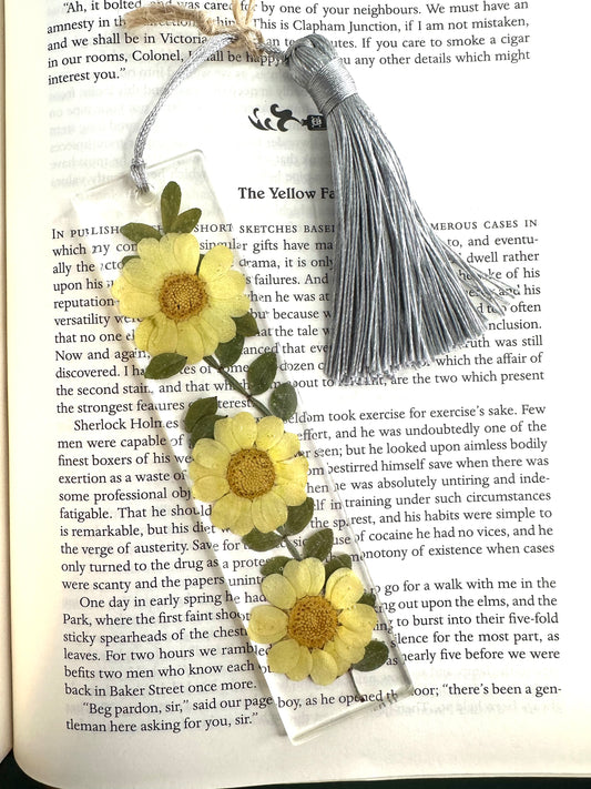 Handmade resin bookmarks with dried flowers