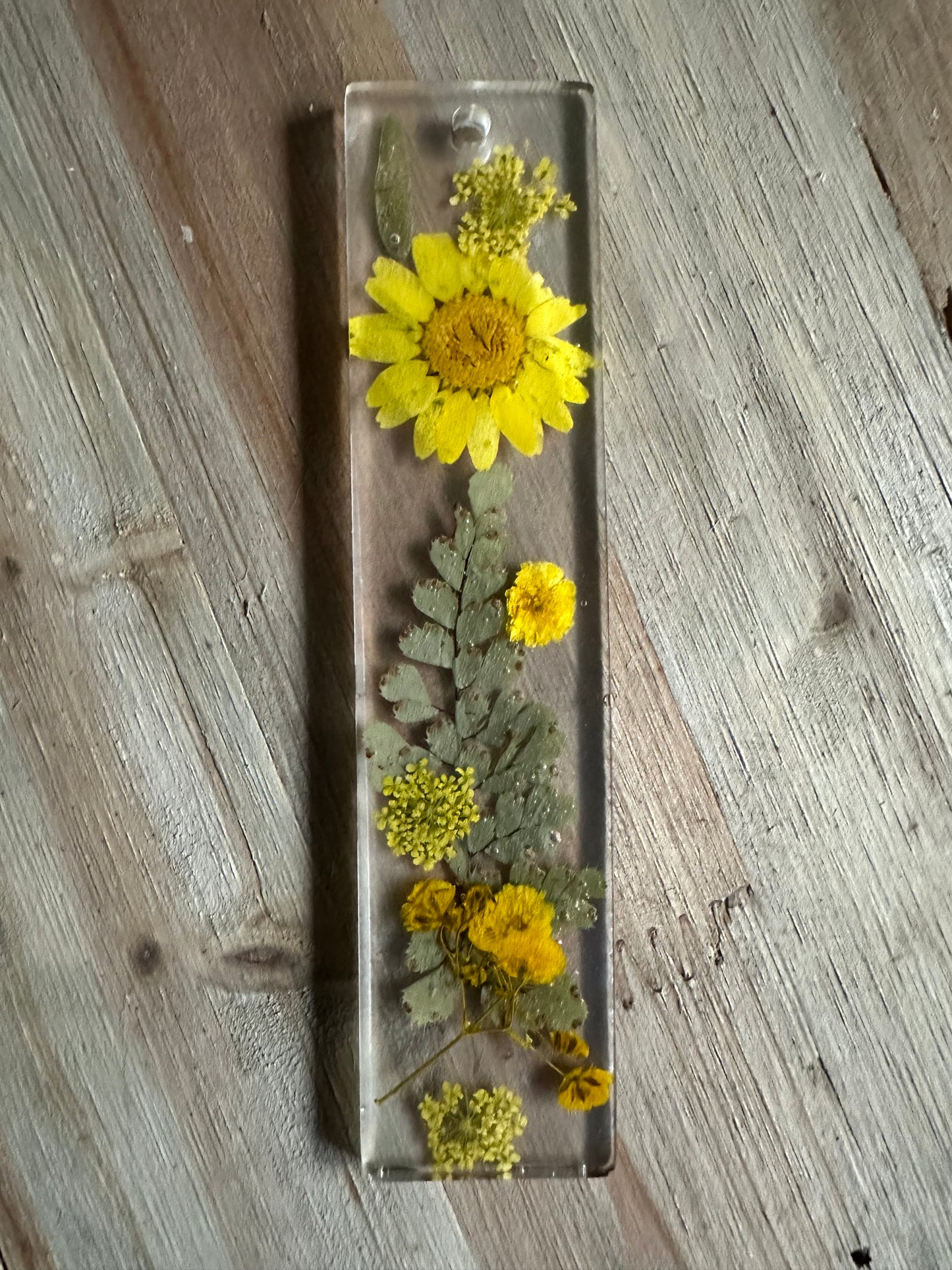 Handmade resin bookmarks with dried flowers
