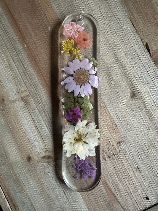 Handmade resin bookmarks with dried flowers