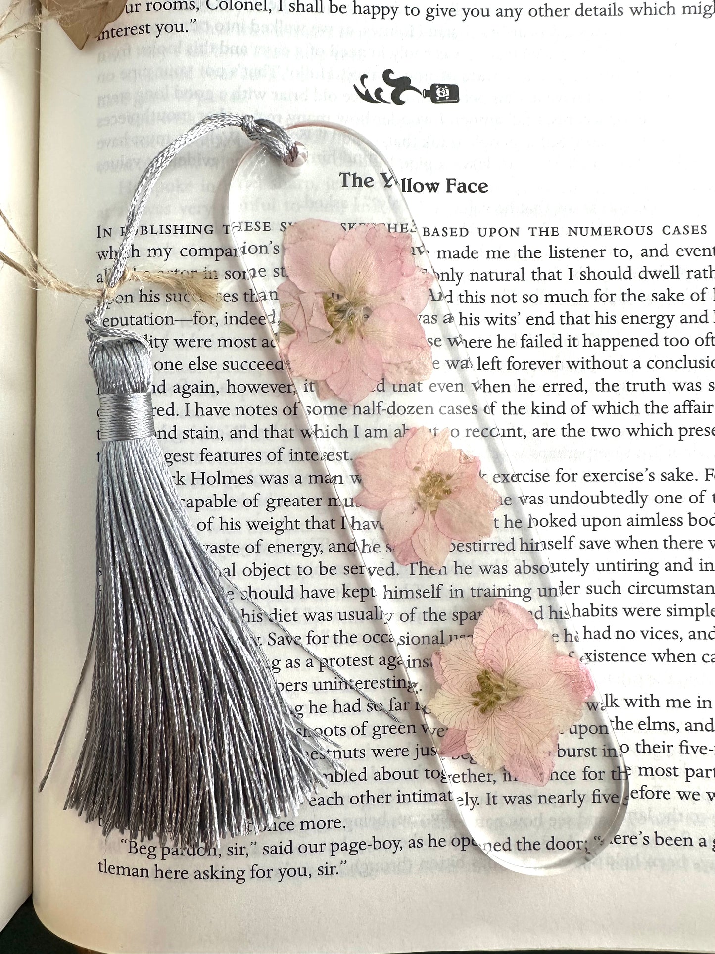 Handmade resin bookmarks with dried flowers