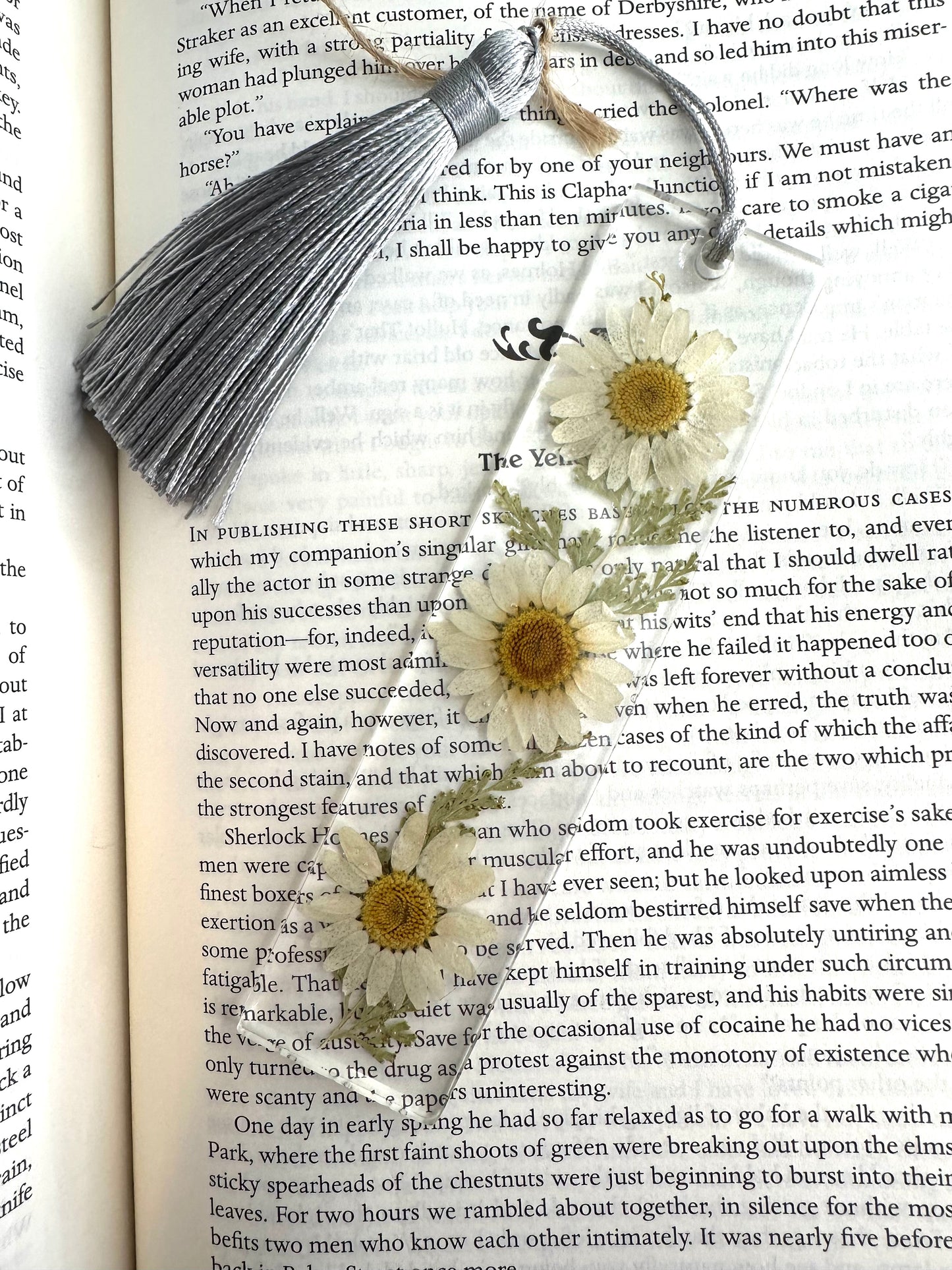 Handmade resin bookmarks with dried flowers