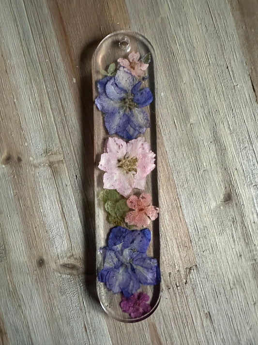 Handmade resin bookmarks with dried flowers