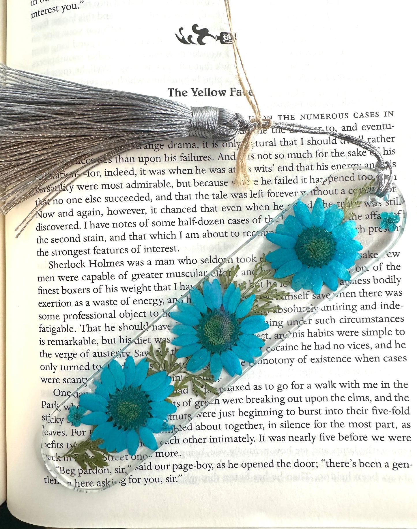 Handmade resin bookmarks with dried flowers