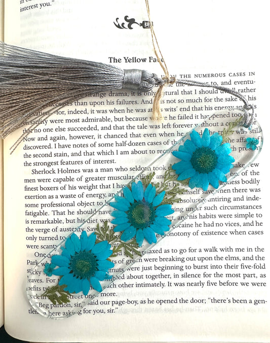 Handmade resin bookmarks with dried flowers