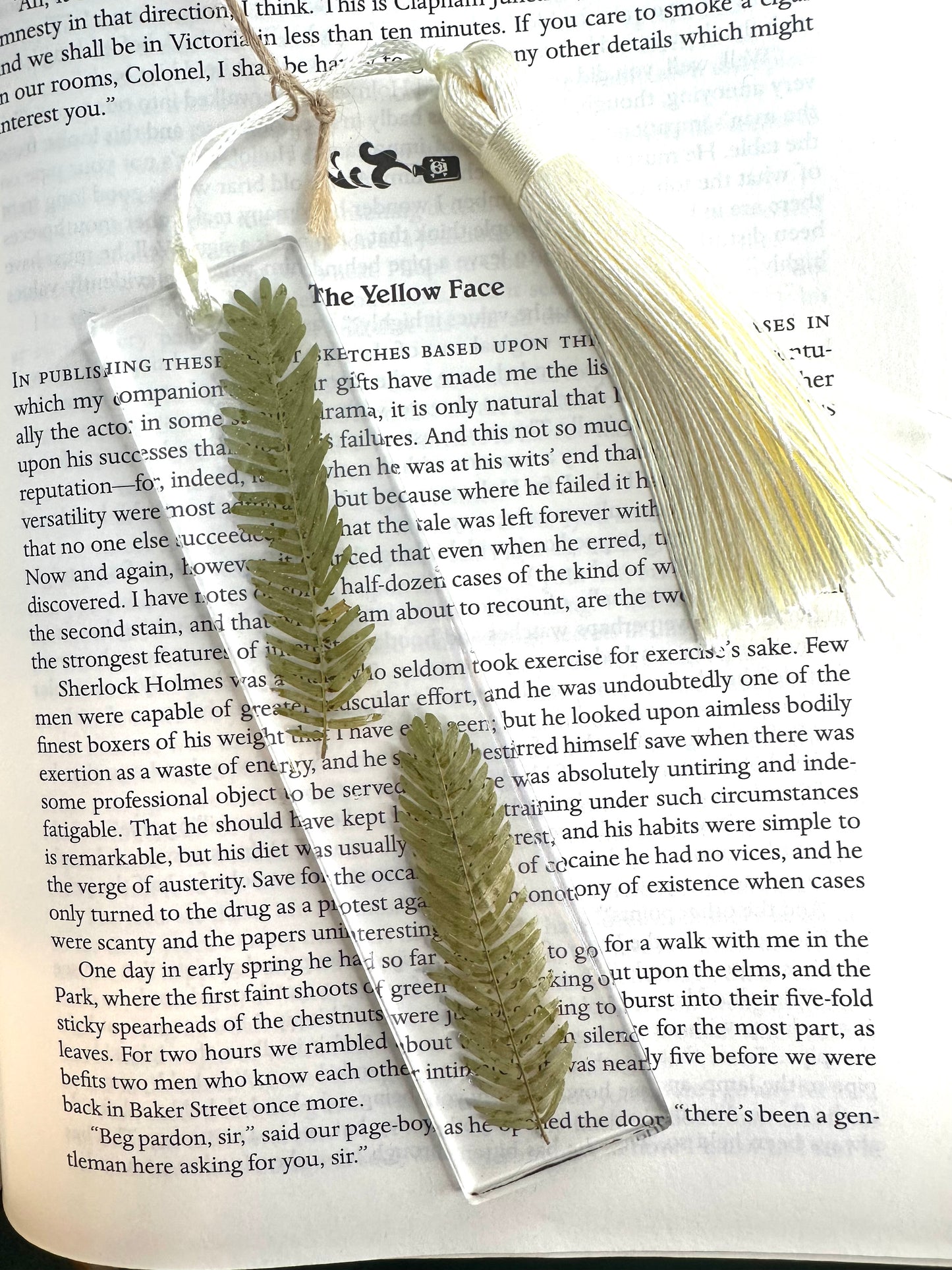 Handmade resin bookmarks with dried flowers